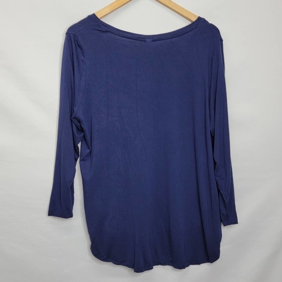 OLD Navy quarter length sleeve High low cut - Picture 8 of 9
